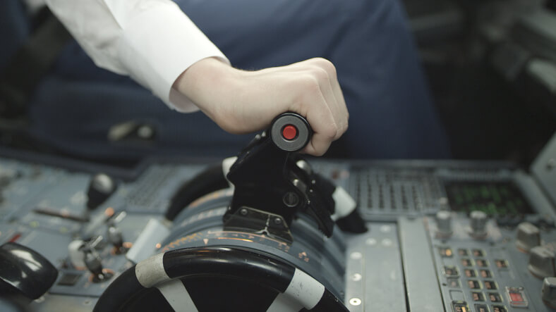 Pilot Training And Runway Safety Checks 4 Crm-adm